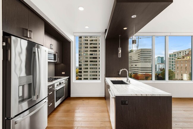 Photo - 1321 Seneca St Unit 905