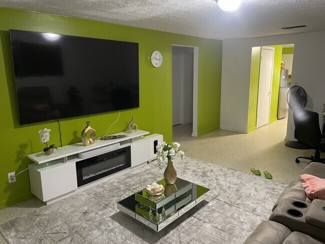 Photo - 6075 Longchamp Dr