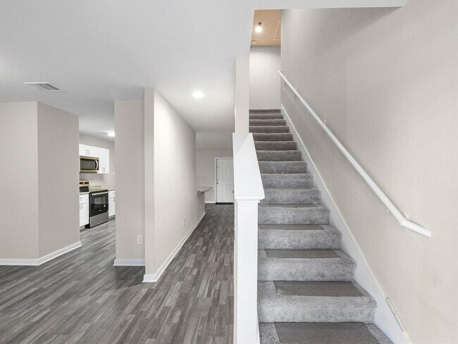 Photo - 950 Cedar Point Dr