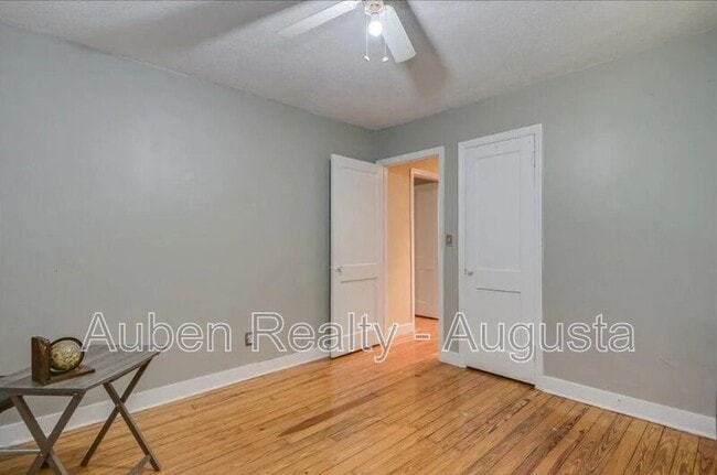 Photo - 1842 Crossland Ave