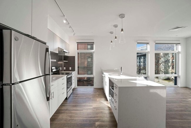 Photo - 839 Beacon St Unidad 403