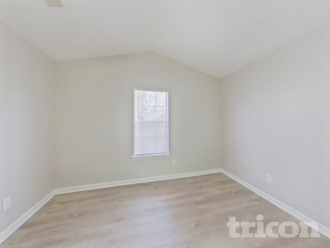 Photo - 173 Burma Rd