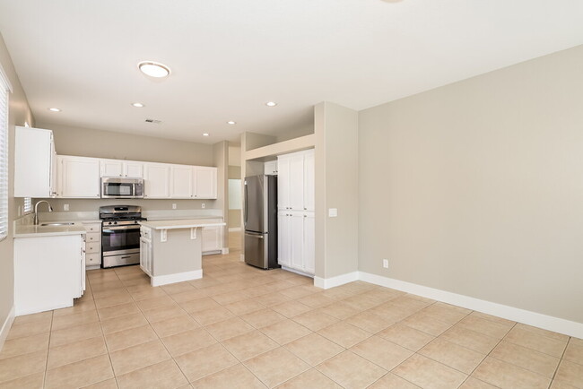 Photo - 9185 Drifting Bay St