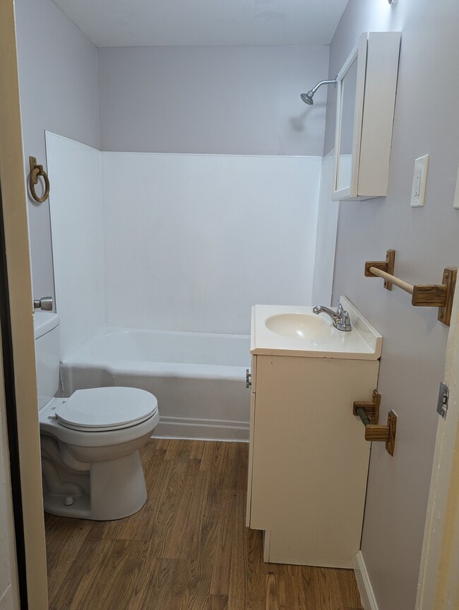 Photo - 316 E 18th St