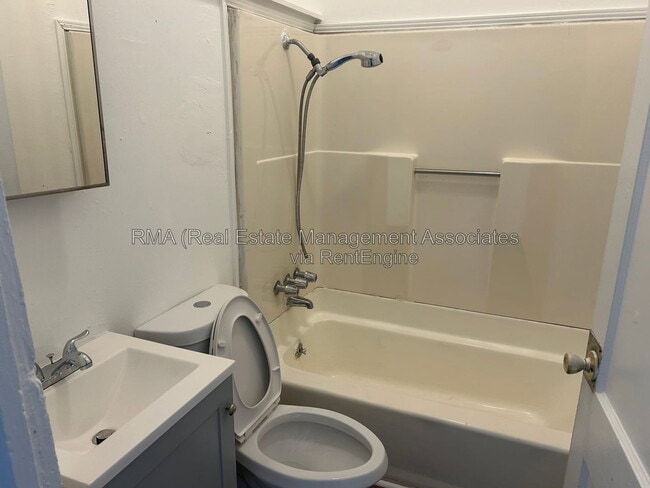 Photo - 821 Williams St