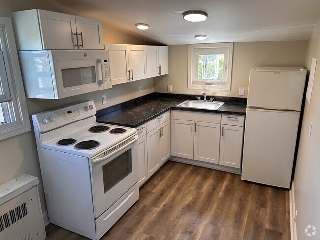 Building Photo - 3920 Hoosac St Unit #3 Rental