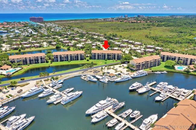Building Photo - 901 Seafarer Cir Unit 104