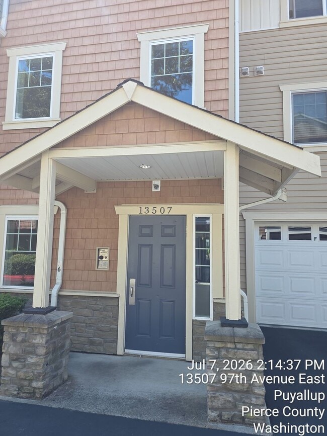 Photo - Trio Residences Puyallup condo - 2 bedroom, 2 bathroom with 2 car garage located in gated communi...