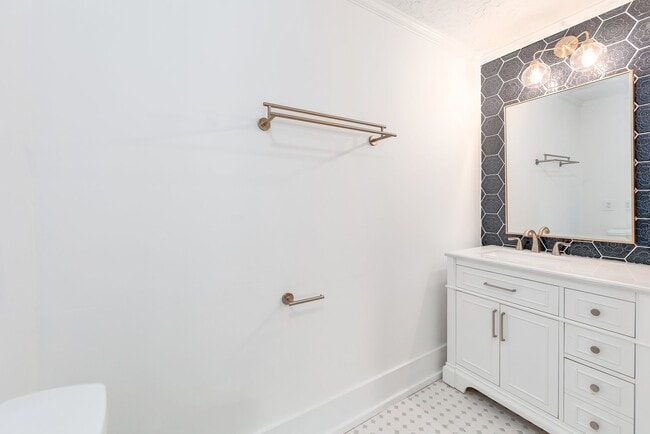 Photo - 121 Fairmont Ave