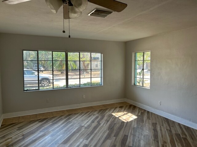 Photo - 1347 Bradford Rd