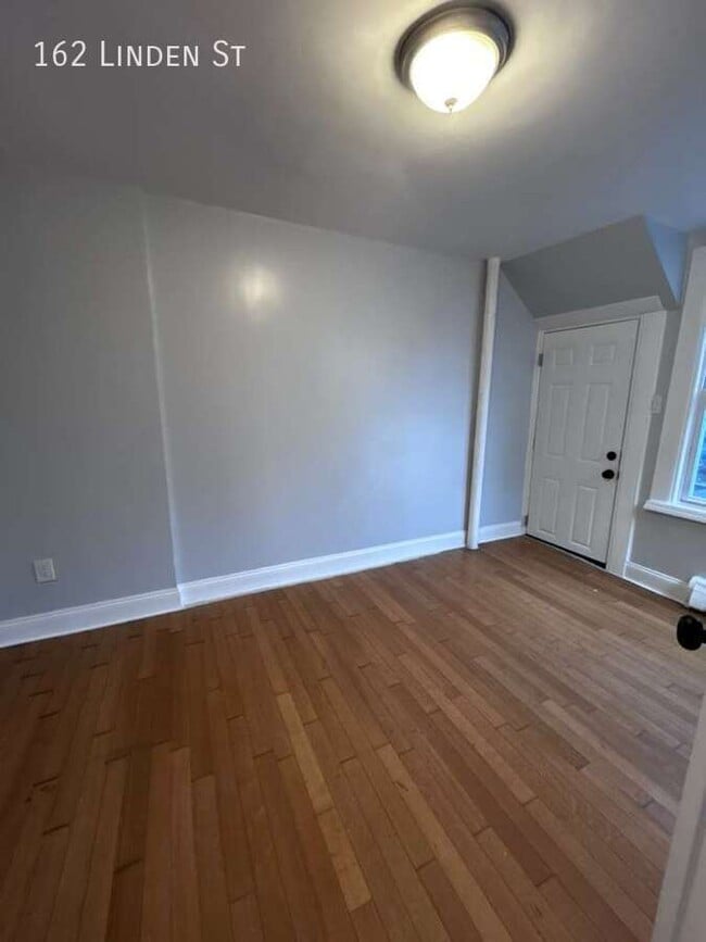 Photo - 162 Linden St