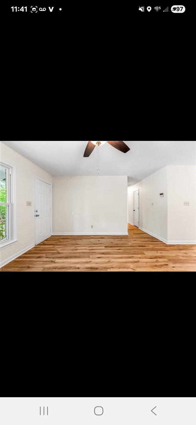 Living room/Hallway