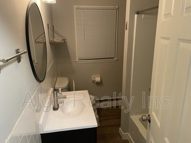 Photo - 3547/3549 Halifax Avenue North - 3549