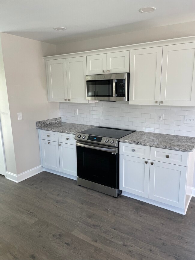Photo - 6690 Eastbrook Ave SW