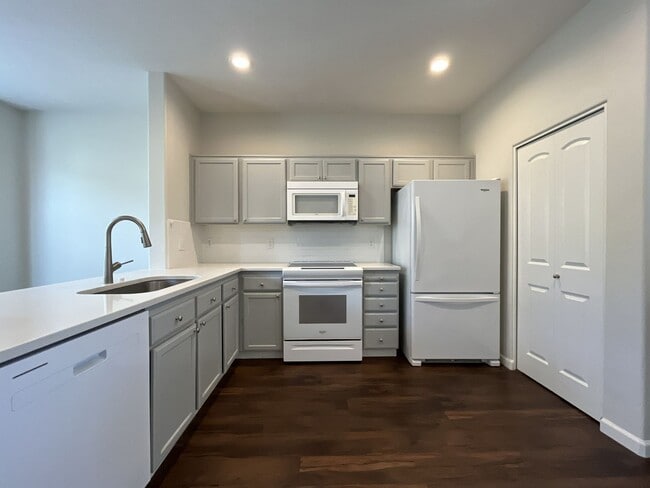 Photo - Remodeled Beautiful Progress Ridge Town home! 2 Bedrooms 2 Baths, 1628 Sq. Ft.