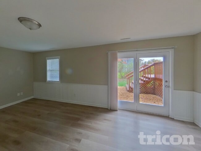 Photo - 2990 Payne Ave