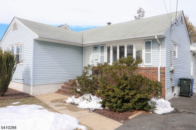 Photo - 118 Hobart Ave