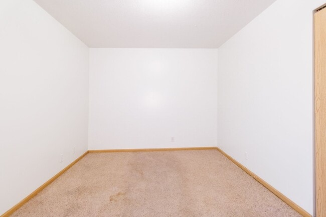 Building Photo - 520-522 Lamont Unit 520