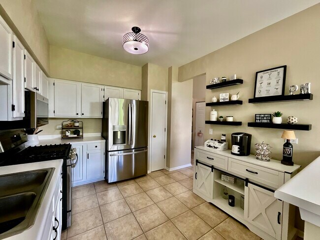 Photo - 547 Woodcrest Dr