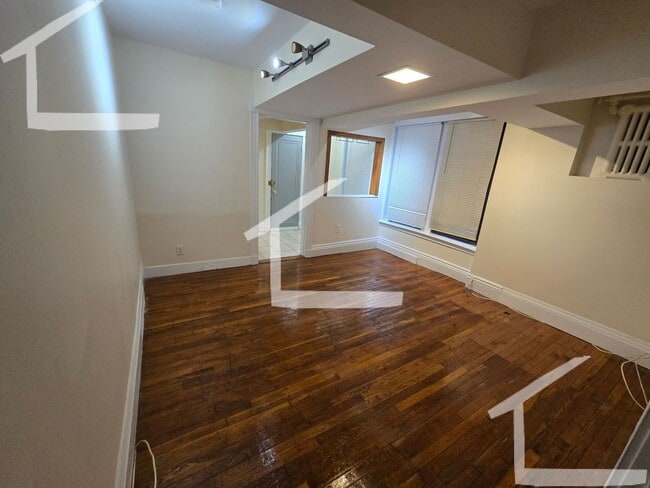 Building Photo - 1748 Commonwealth Ave Rental