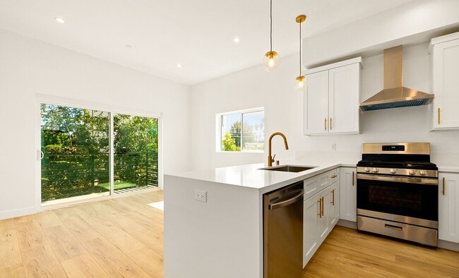 Photo - 3420 12th Ave Unit 3420 1/2