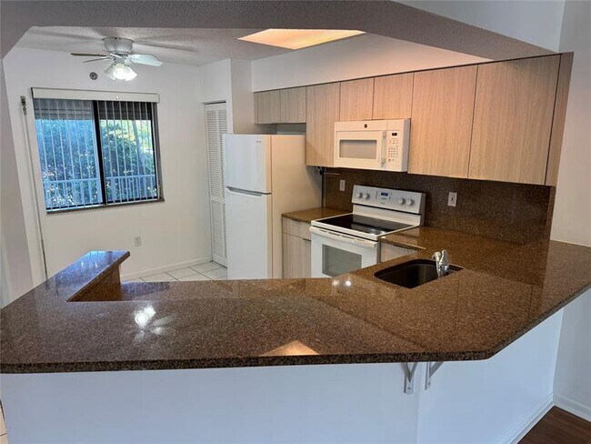 Building Photo - 2334 S Cypress Bend Dr Unit 208 Rental