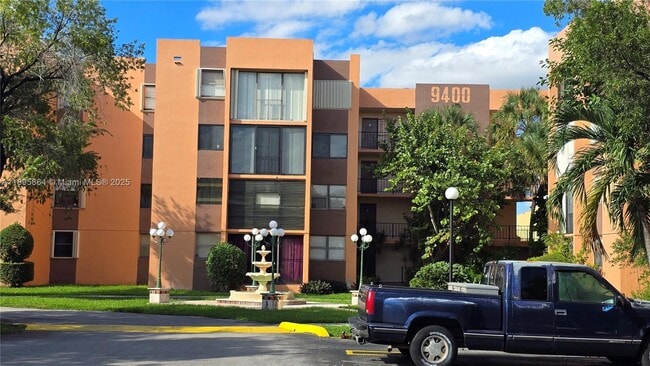 Building Photo - 9400 W Flagler St Unit 308