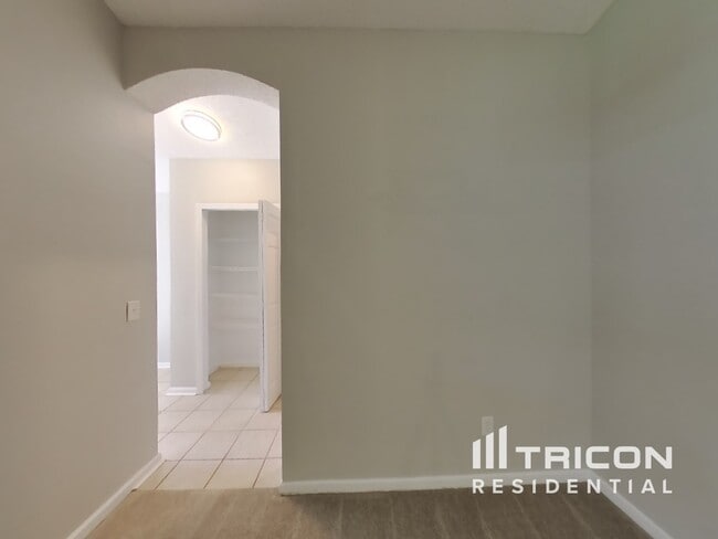 Photo - 892 Bonaparte Landing Ct