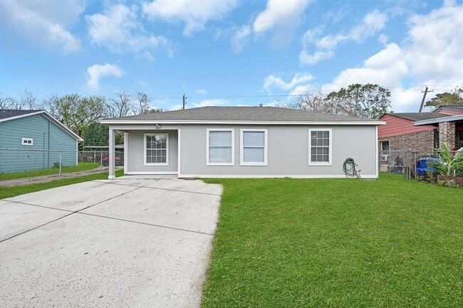 Building Photo - 5427 Shamrock St Rental