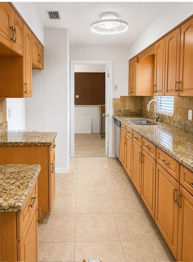 Photo - 539 Sabal Palm Dr