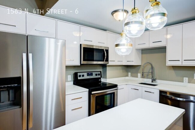 Stunning and Spacious! Available Fall 2025... - Stunning and Spacious! Available Fall 2025... Apartment Unit 6