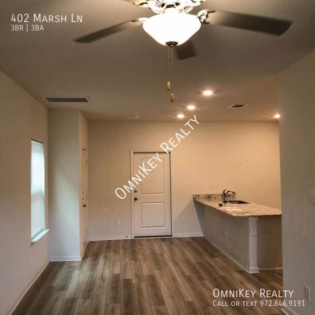 Photo - 402 Marsh Ln