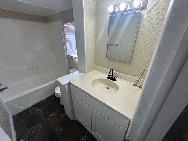 Photo - 634 S Fountain St