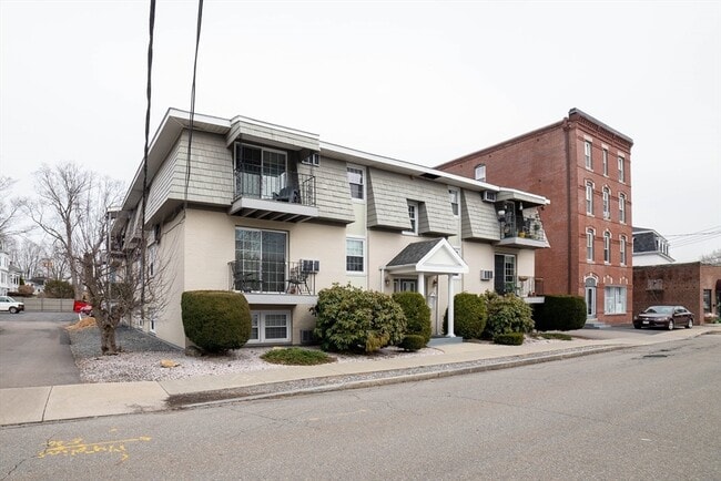 Photo - 13 Summer St Unit 5