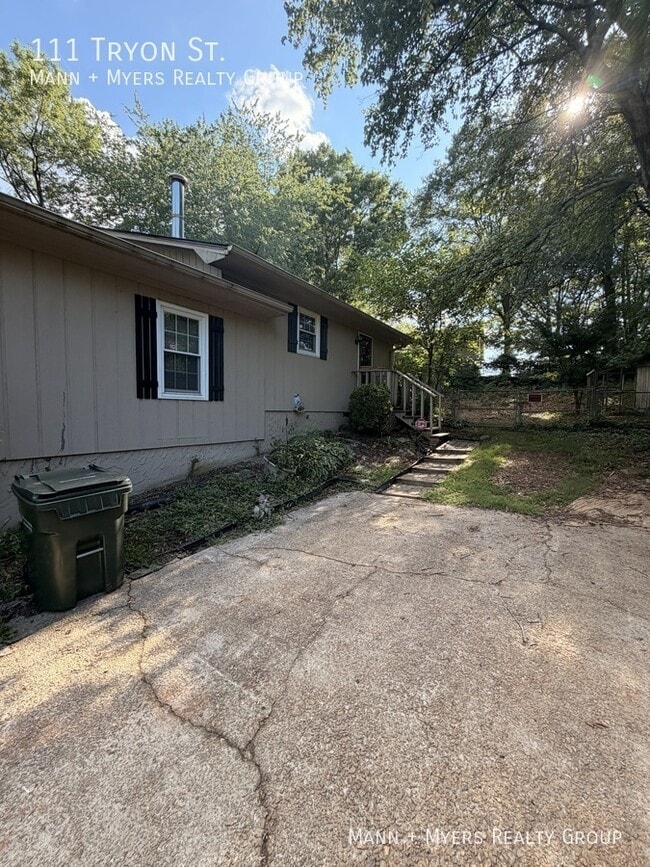 Photo - 111 Tryon St