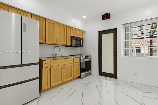 Building Photo - 11221 NE 9th Ave Unit 0