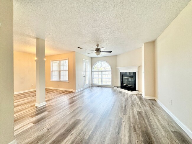 Photo - Immaculate 2 BR condo convenient to loop and I-40