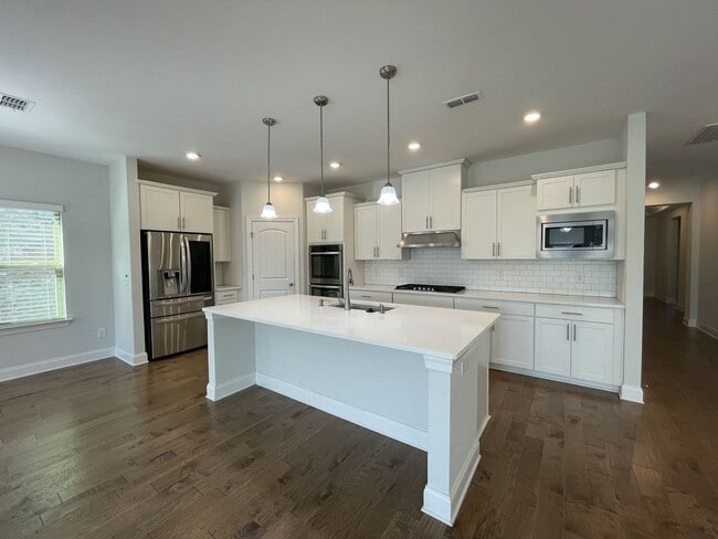 Photo - Beautiful Home in Foxland Harbor