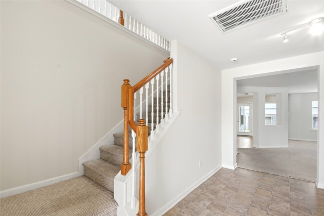Photo - 526 Remington Lodge Ct