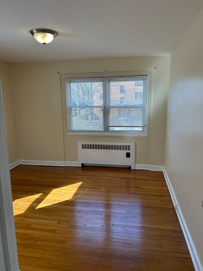 Photo - 877 Farmington Ave Unit 881-301