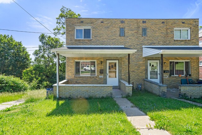 Updated Duplex In Brookline - Updated Duplex In Brookline Apartamento Unidad 1752 Pioneer Avenue