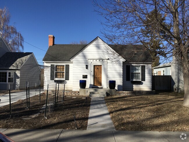 Building Photo - 1609 Poplar Ave Rental