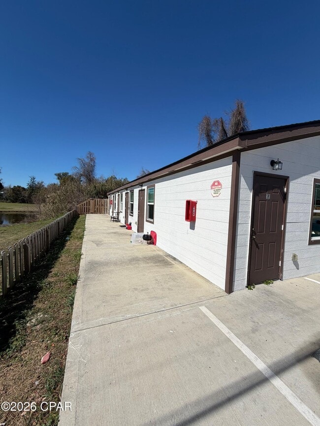 Building Photo - 143 Claire Ave