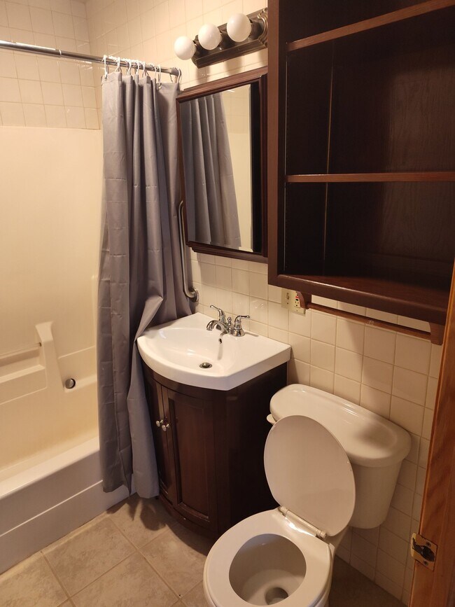 Photo - 605 Bremer St Unit C