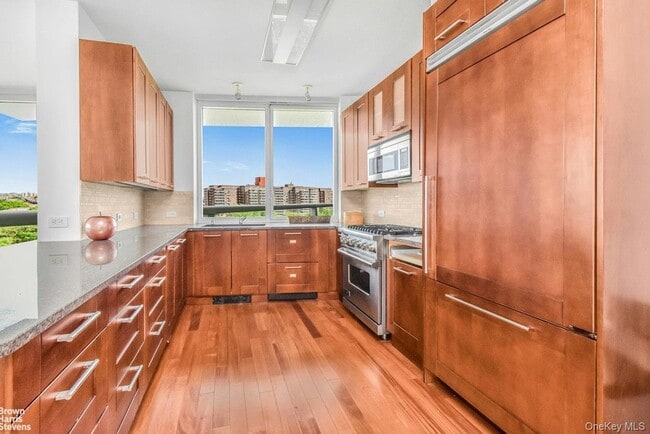 Building Photo - 640 W 237th St Unit 10C