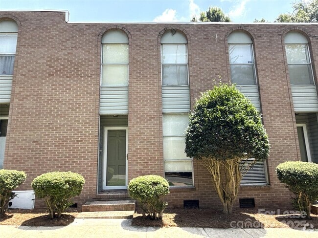 Building Photo - 301 Eagle Rd Rental