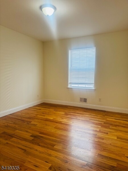 Photo - 523 Broadway