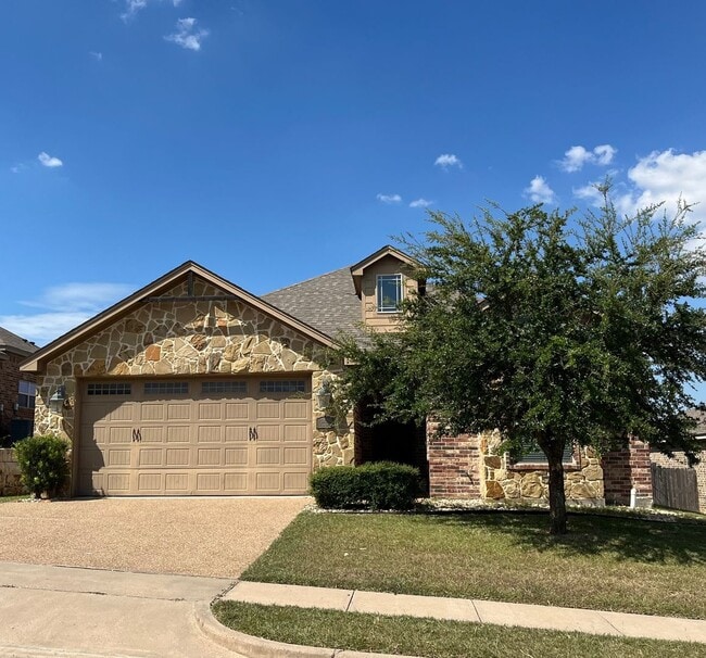 Building Photo - AVAILABLE NOW:  3 bedroom house