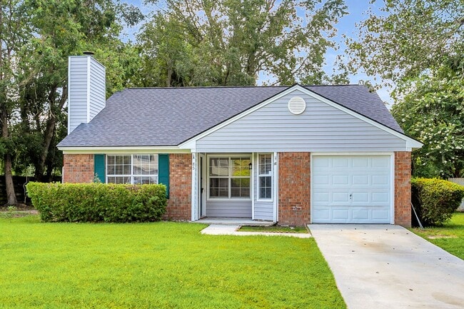Building Photo - 3 Bedroom 2 Bathrooms in Sterling Creek - ...