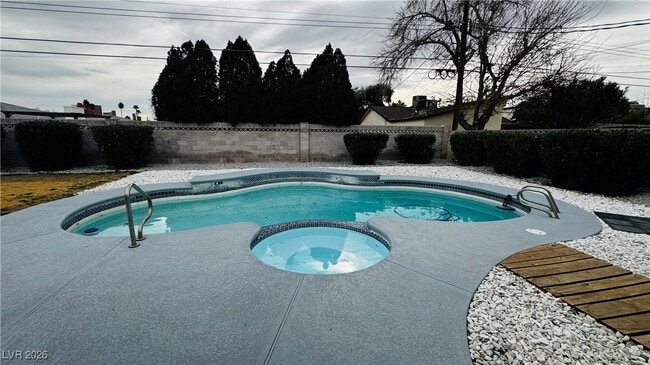 Building Photo - 2905 Mason Ave